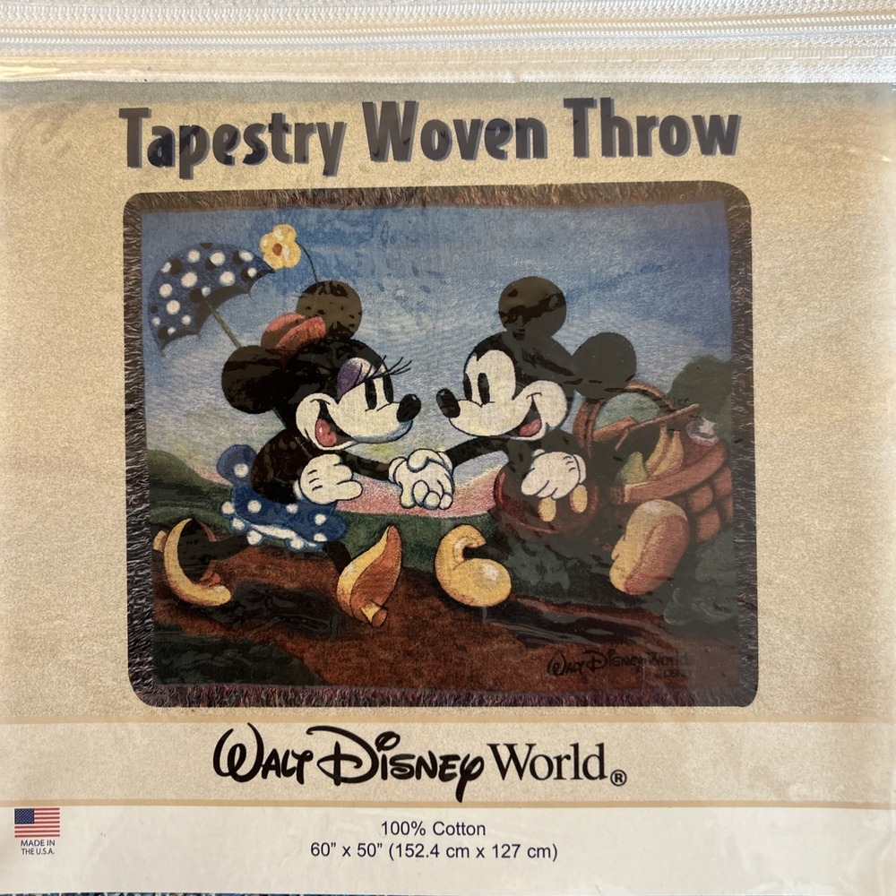 NWT Walt‎ Disney World 60x50 Woven Throw Blanket Mickey Minnie Picnic Scene!
